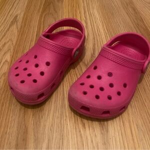 Crocs Girl's Light Pink Colored Rubber Warm Weather Clogs Youth Size 9